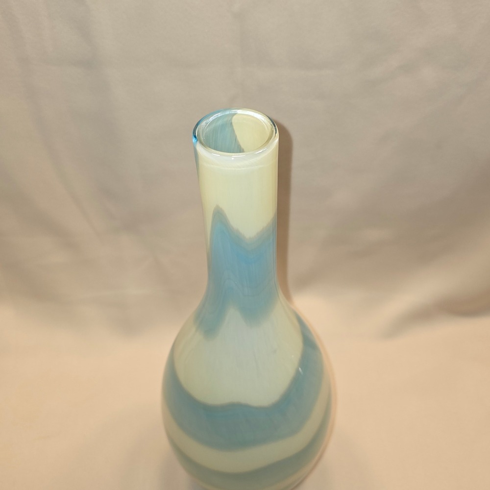 Kohl's San Marino Glass Vase Home Decor Blue Cream LIKE_NEW Hand Blown F0ZK107 - Picture 5 of 7